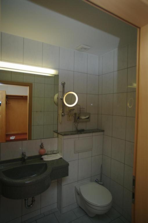 Land-Gut-Hotel Raeuber Lippoldskrug Alfeld  Dış mekan fotoğraf